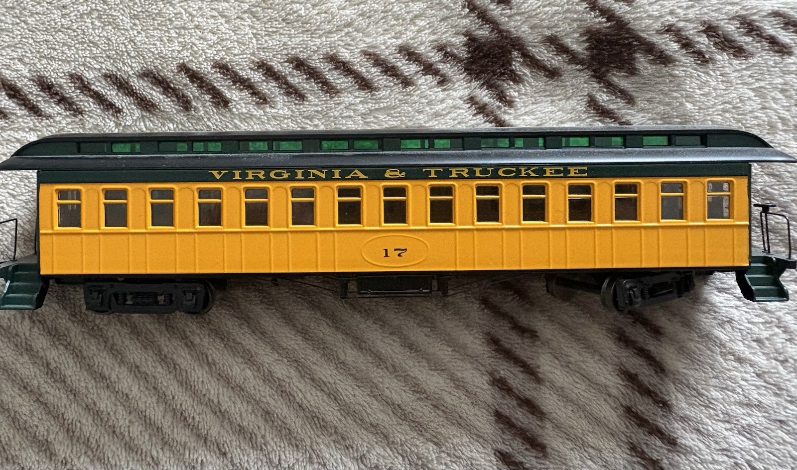 Mehano Nickel Plate Road 4/6/2 Steam Locomotive #721 SET Virginia & Truckee