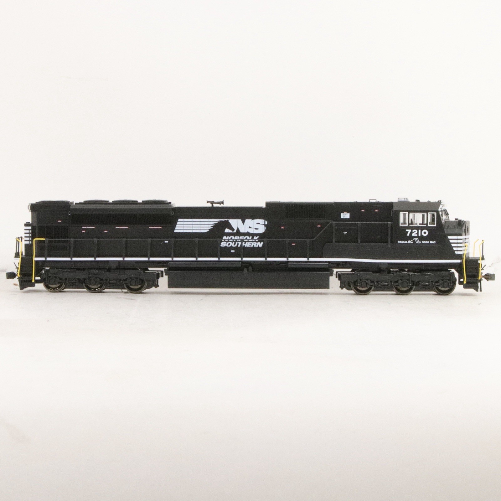 Kato HO Norfolk Southern NS #7210 SD80MAC DCC & Sound Equipped