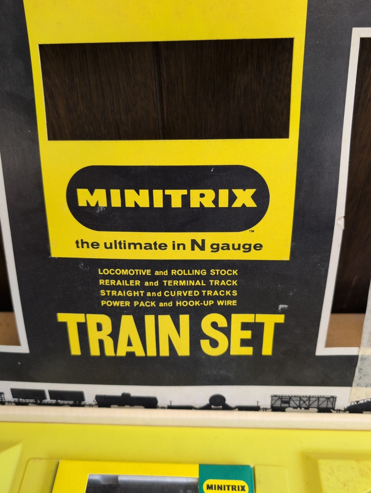 Trix N Scale Penn Central Locomotive, 4 Passenger Cars, Track, Transformer