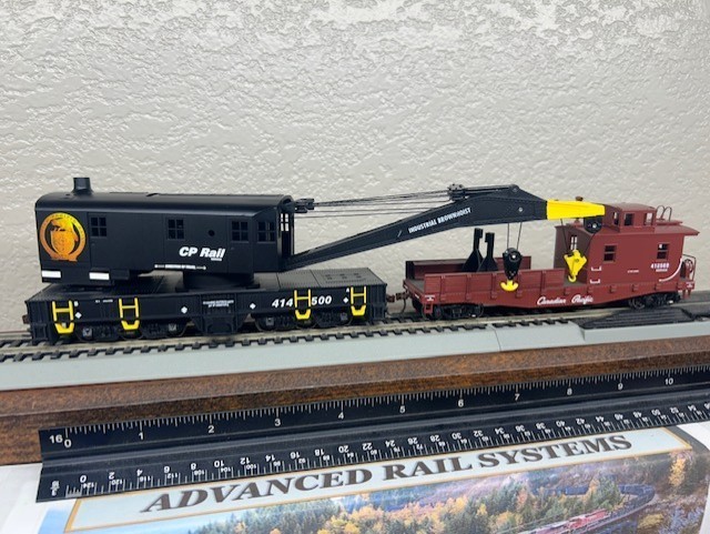 CP RAIL / CANADIAN PACIFIC 200 ton ROTATING HD WRECK CRANE w/TENDER HO SCALE NEW
