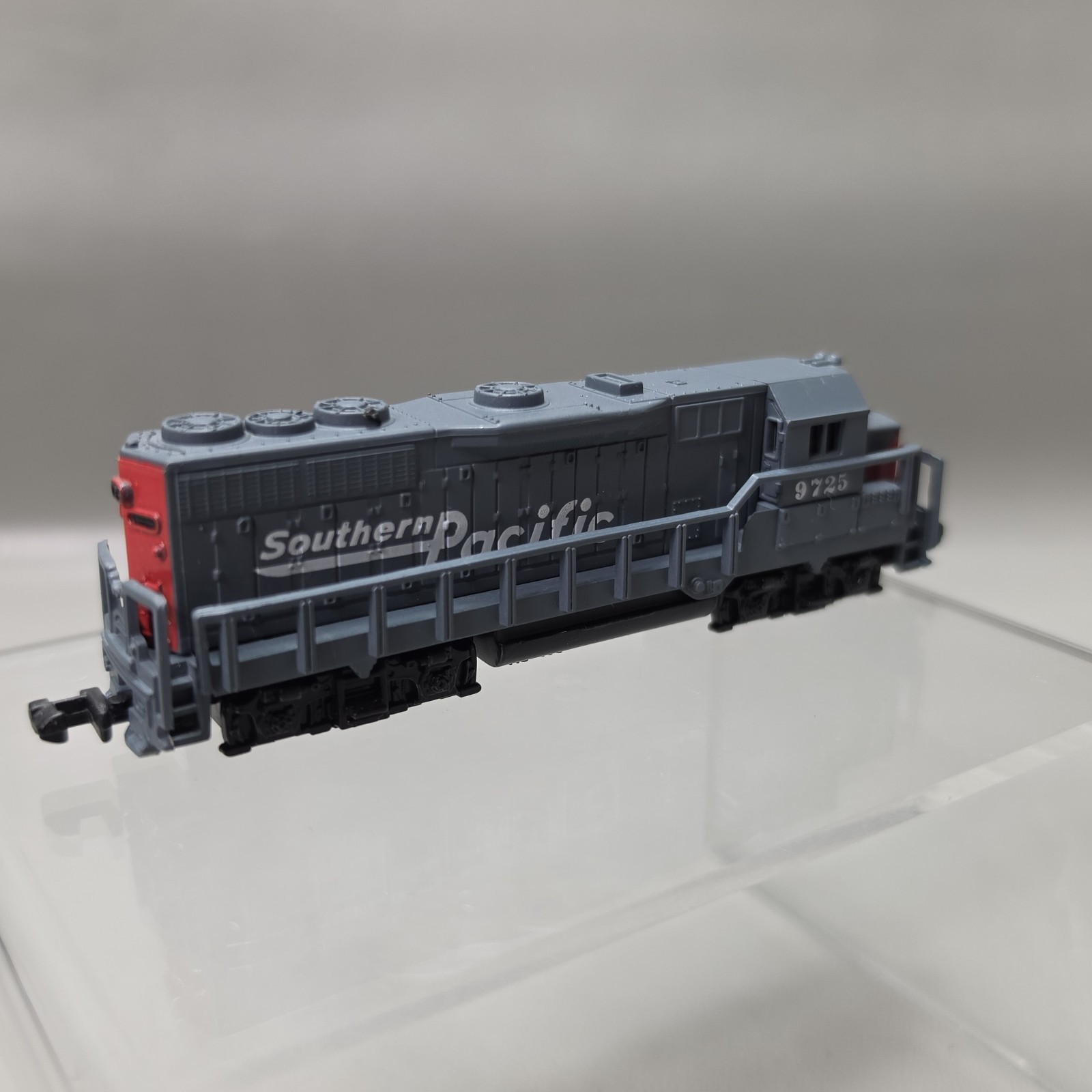 High Speed Metal Products Southern Pacific N Scale Engine 9725 Gray Dummy