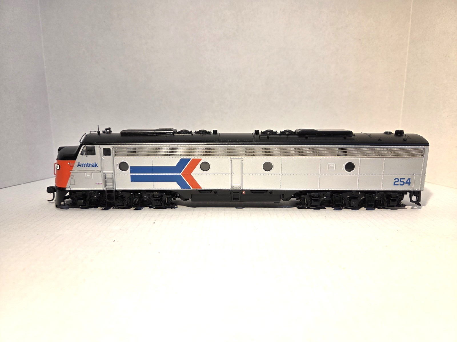 WalthersProto HO Scale EMD E8A Amtrak Phase I #254 Tsunami Sound DCC w/ Original