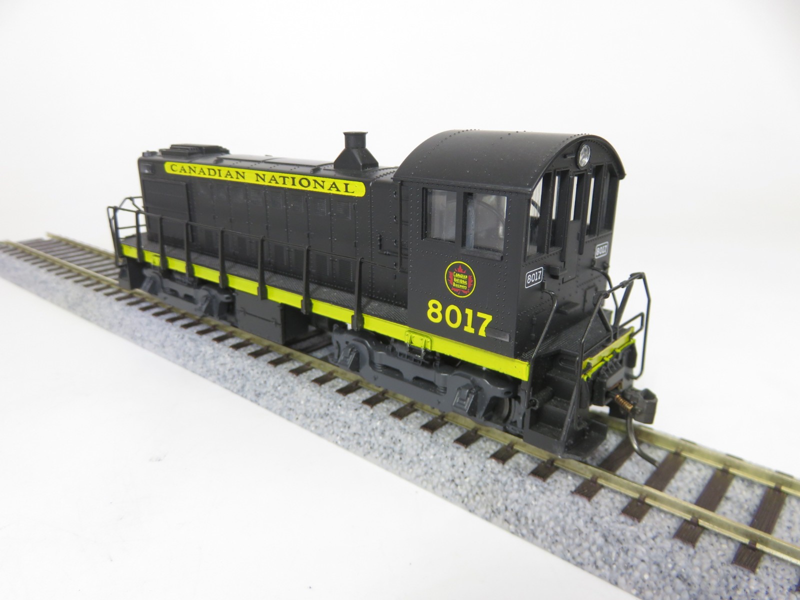 Atlas 8272 HO Scale Canadian National Alco S-4 Switcher Diesel Locomotive #8017