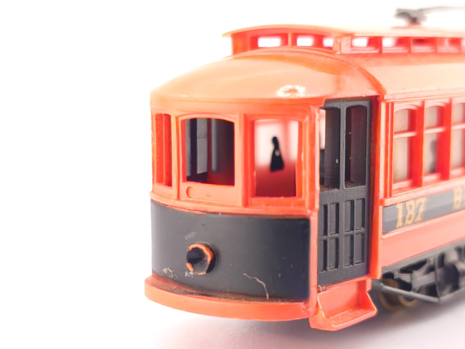 *READ* Tyco HO Scale Broadway Trolley Car #137 Model Railroad Train Car RUNS