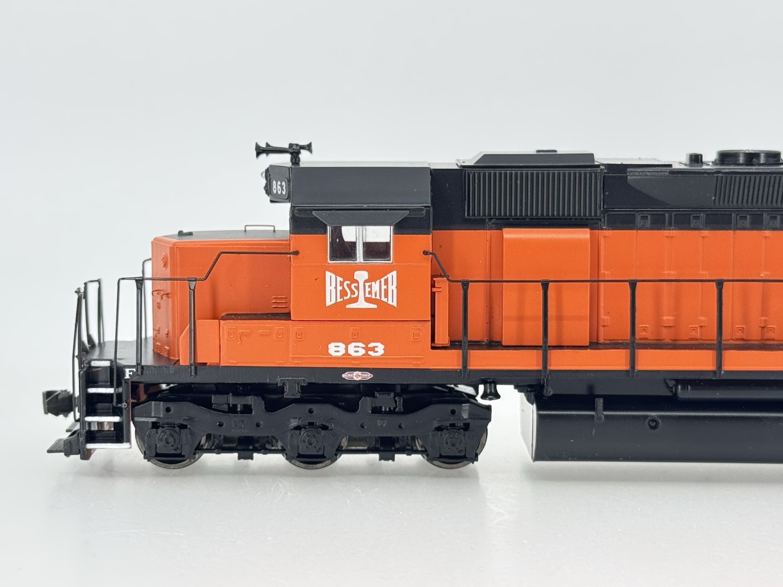 HO Athearn 93503 Bessemer & Lake Erie SD38 Diesel Locomotive B&LE #863 DCC ONLY