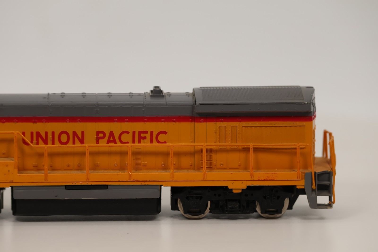 Bachmann HO Union Pacific GE U36B 0625 Diesel Locomotive No. 824 1:87 Scale