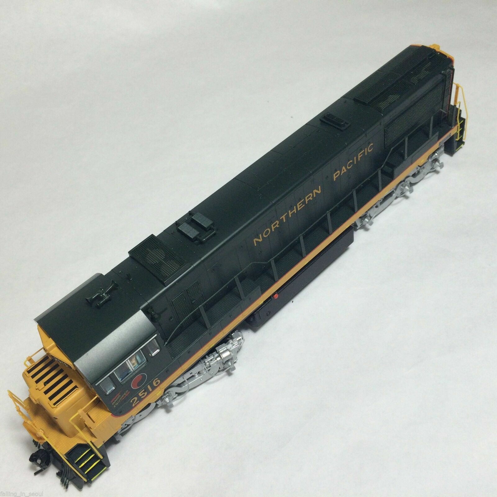 Korea Brass HO 1/87 Scale GE U25C U252011 Northern Pacific #2516 DC Model Train