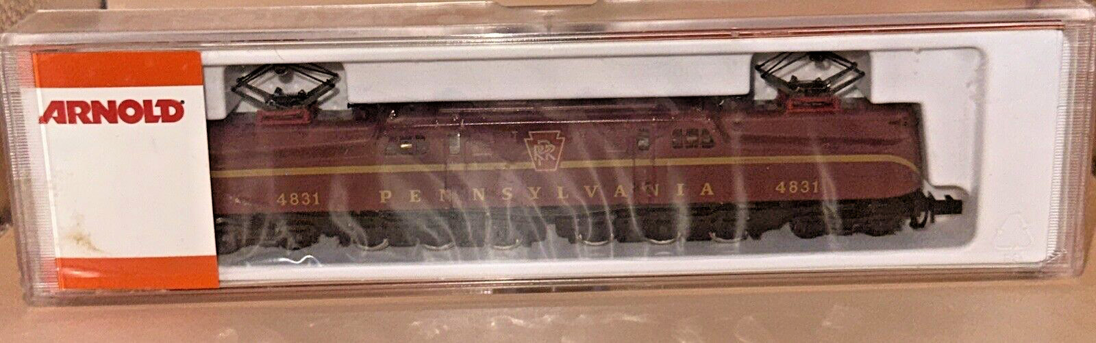 ARNOLD RIVAROSSI 5106 N SCALE PENNSYLVANIA GG-1 ELECTRIC LOCOMOTIVE #4831