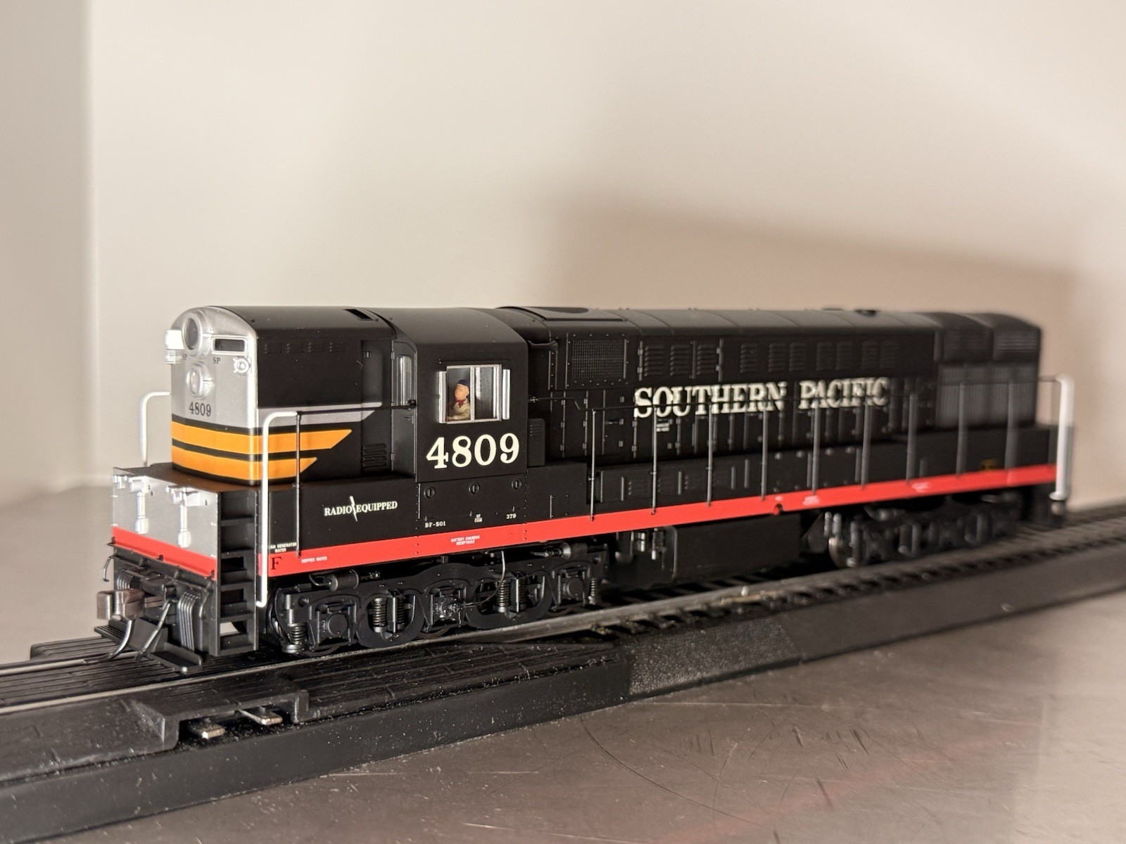 Atlas Master Lovomotive Silver Item 7809 Southern Pacific Ph. 1B HO Gauge NEW