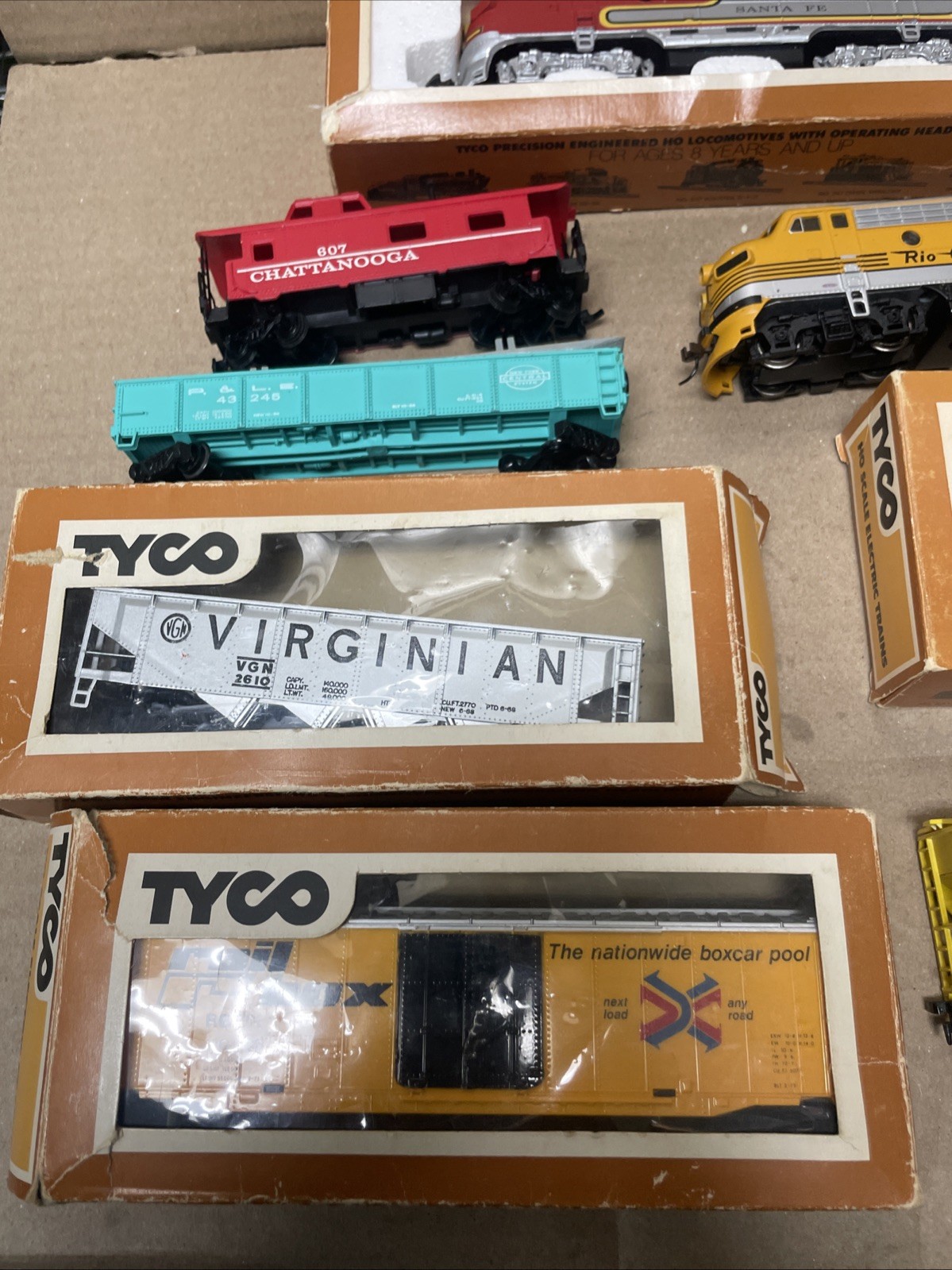 1970 HO Scale Tyco & Bachman Lot Of Union Pacific Diesel Locomotive And Cars !