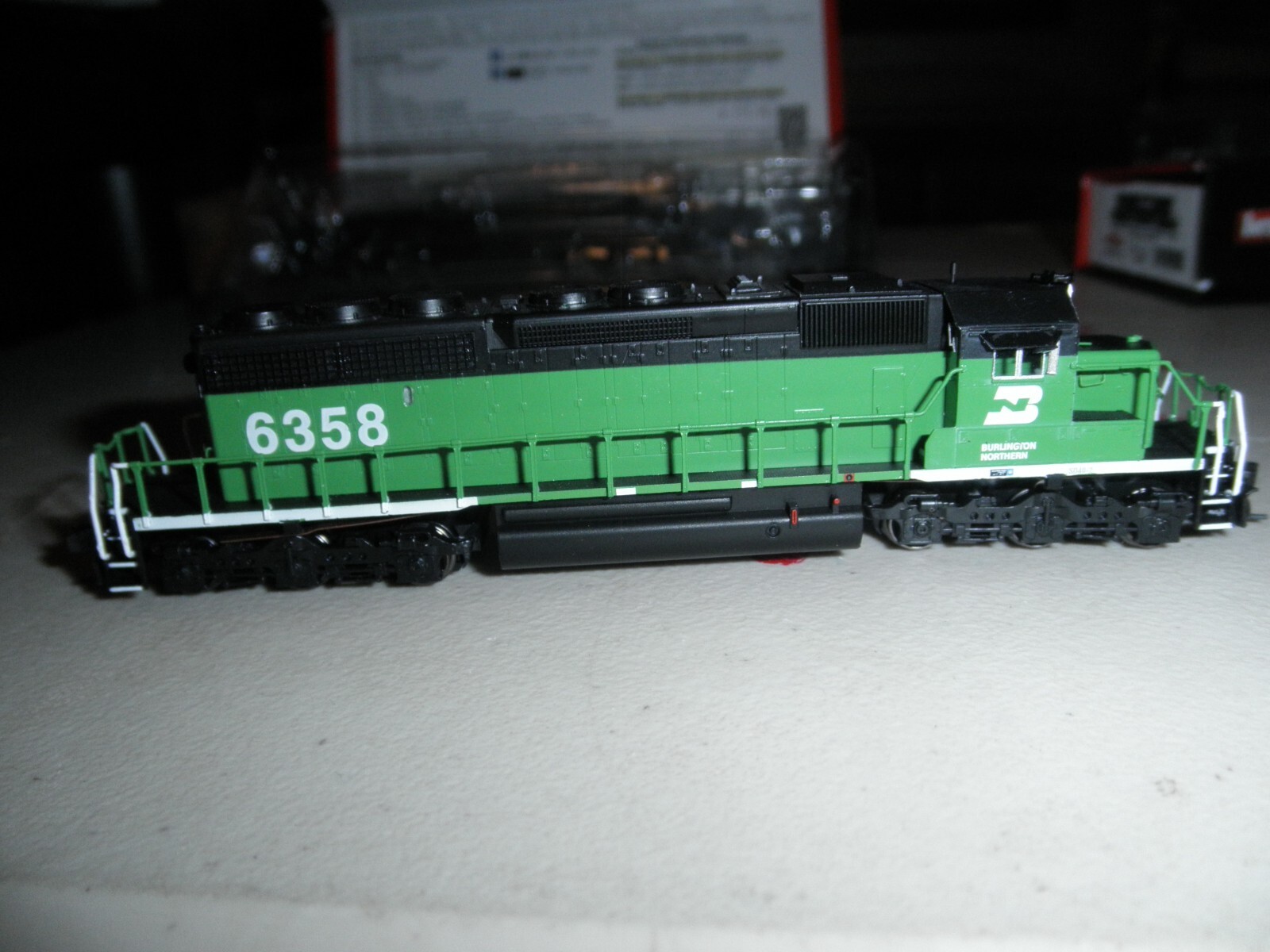 Burlington Nortern – ” White Face” SD40-2 w/ DCC & sound
