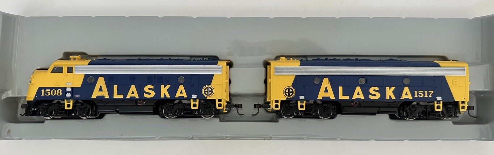 Athearn HO 8033 F7A/F7B Set ARR Alaska A-Powered B-Dummy DC #1508,1517