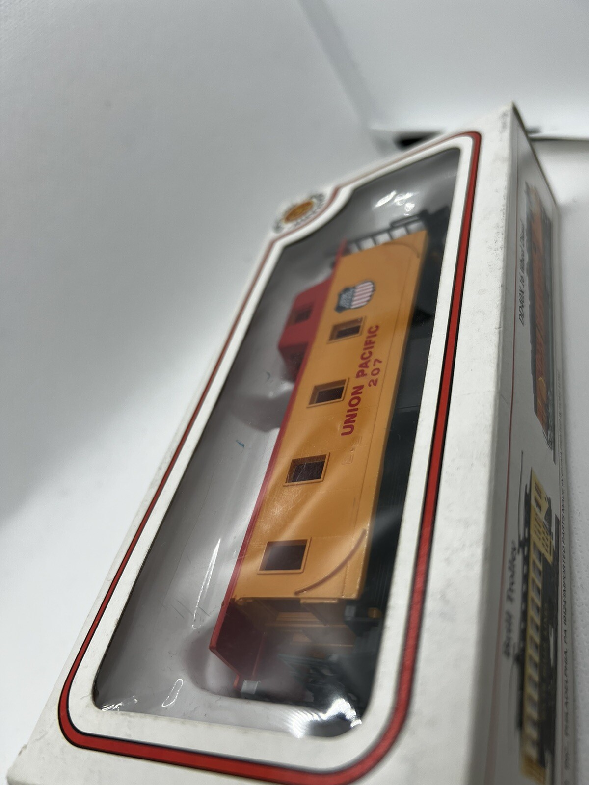 Vintage Bachmann HO Scale 0625 Union Pacific GE U36B Diesel Loco #824 & Caboose!