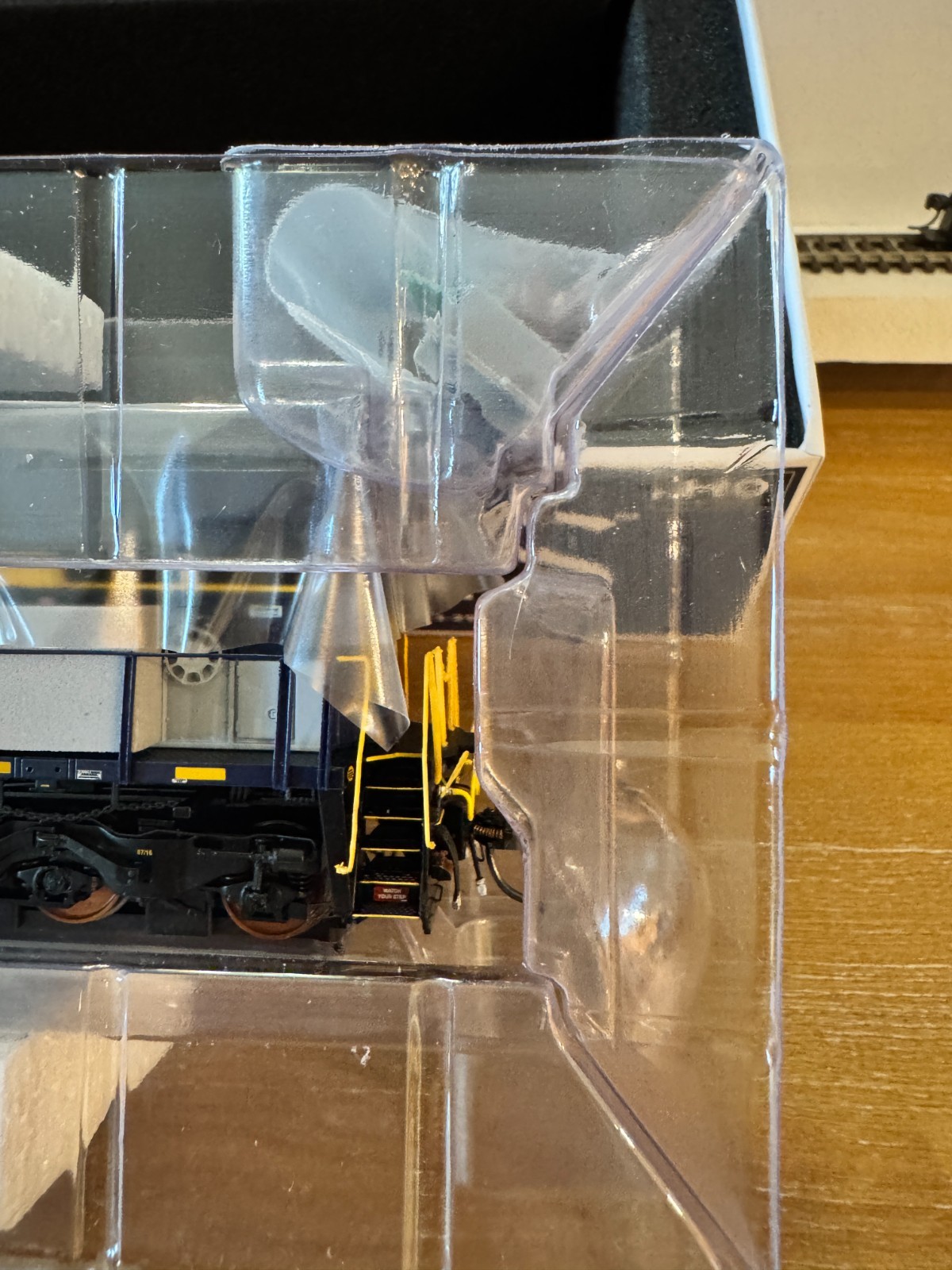 Scaletrains SXT39912 Rivet Counter ES44AH CSX (C&O) #1869 DCC/Sound SSS Speaker