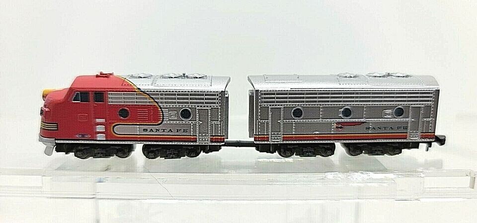 Z scale Rokuhan ST012-1 Powered ATSF EMD F7A/B Loco SET w/opt Mkln cplrs #3