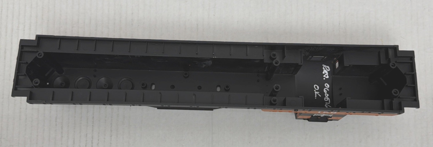 MTH O-GAUGE EMD SD-9 BESSEMER & LAKE ERIE #821 DIESEL LOCOMOTIVE SHELL ONLY -NEW
