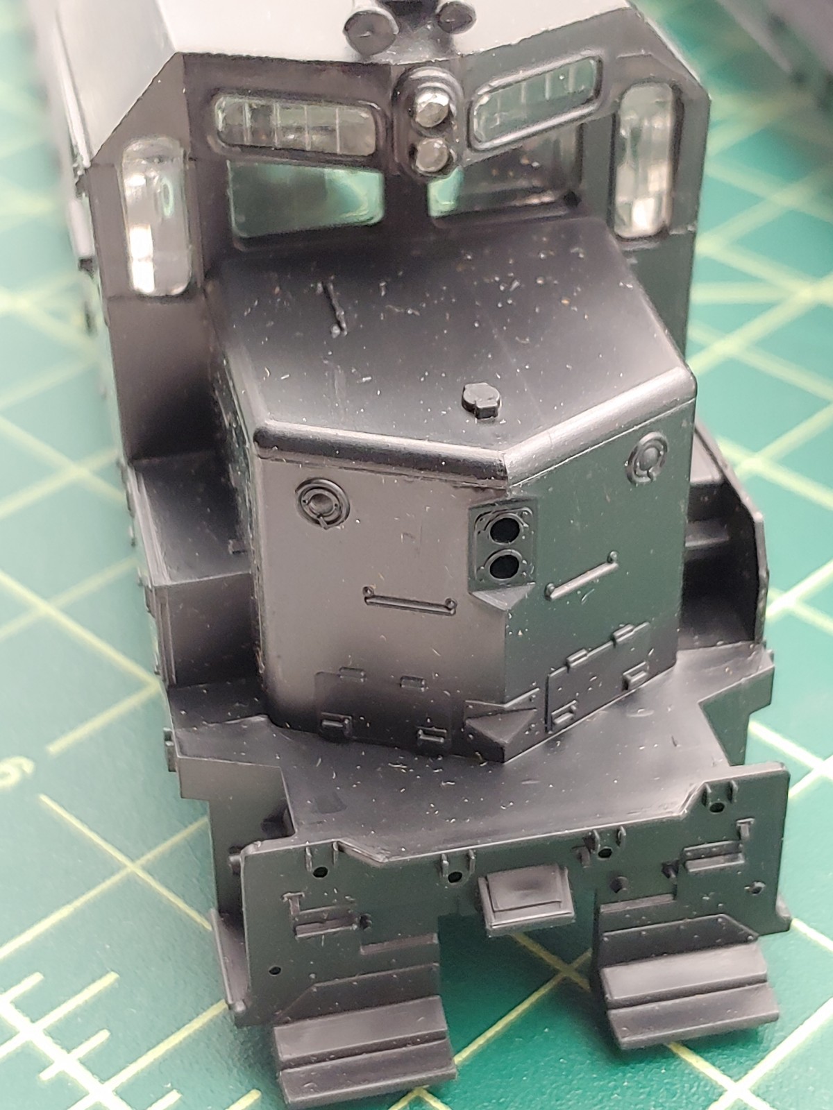 Athearn HO Scale GP35 Diesel Locomotive Shell With Window