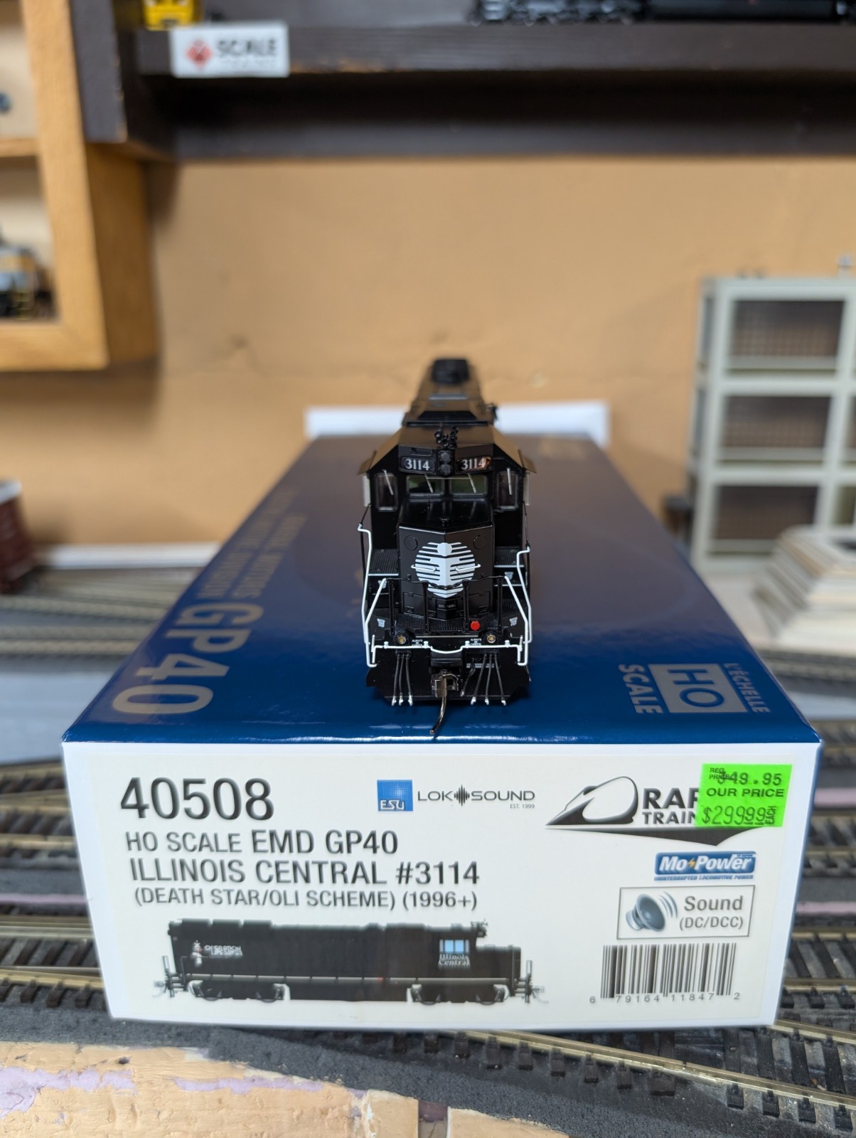 CS RAPIDO EMD GP40: IC ILLINOIS CENTRAL DEATHSTAR #3114 W/SOUND+DCC – 40508