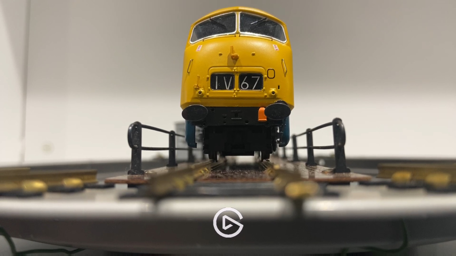 Bachmann Branchline 32-067A Class 43 Warship D836 in BR Blue DCC Ready Led Light