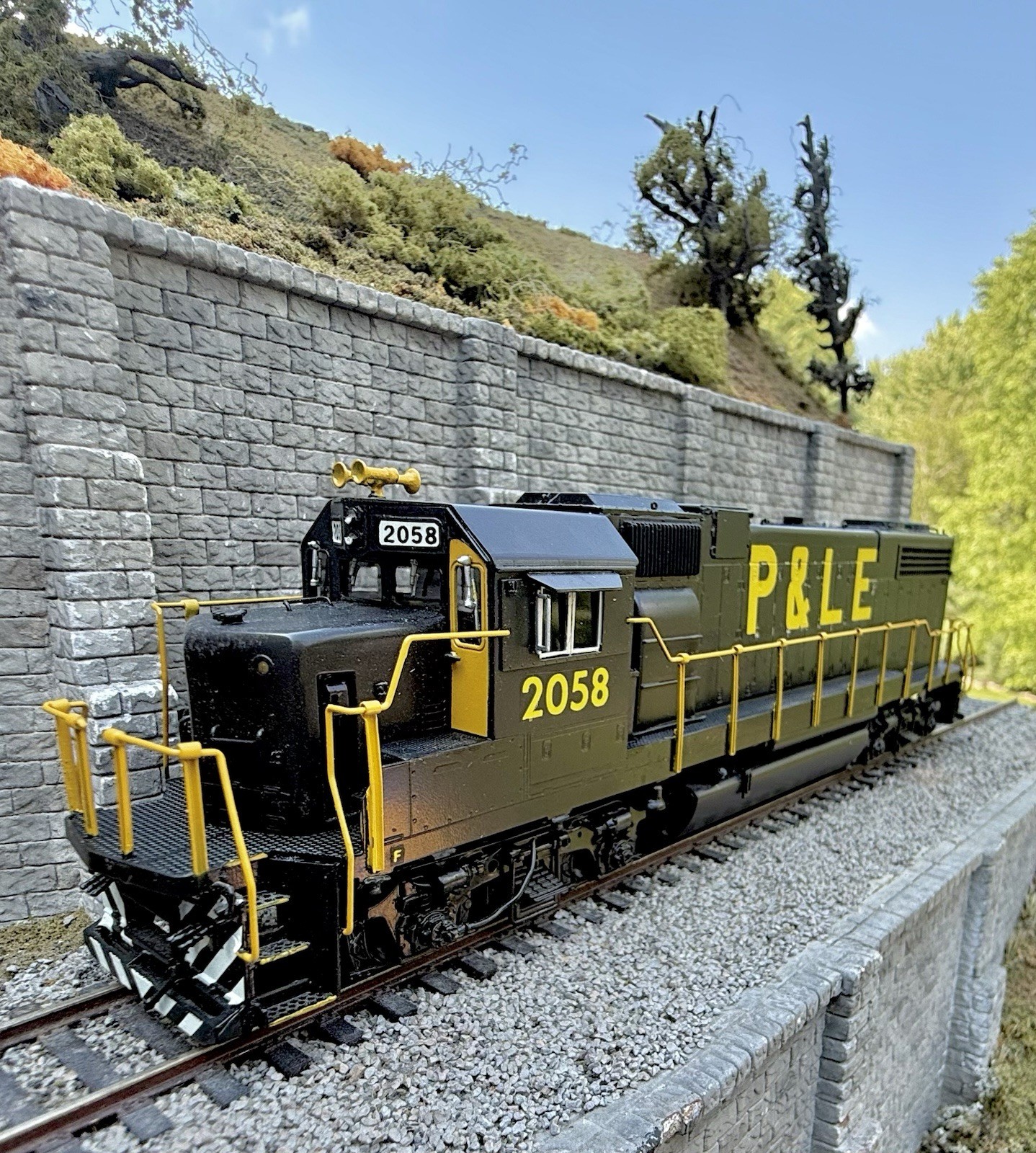 HO Scale Brass OMI GP38-2 Low Hood P & LE #2058 Diesel Locomotives LNIB