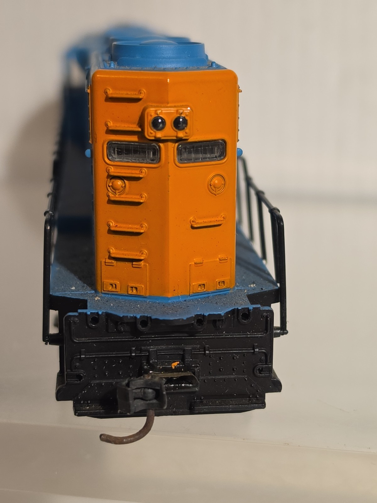 Grand Trunk Western Locomotive #5806 With 4 Cars