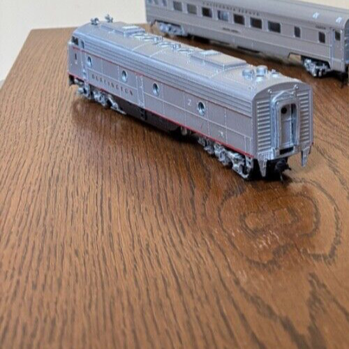 Rivarossi Ho Burlington EMD E-9 Diesel Locomotive Metal Wheels, Nicely Weathered