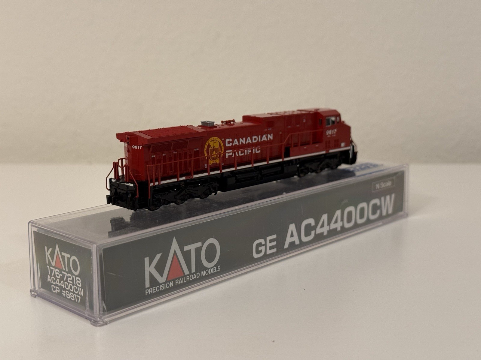 Kato 176-7218-DCC N Canadian Pacific AC4400CW Diesel Locomotive w/DCC #9817