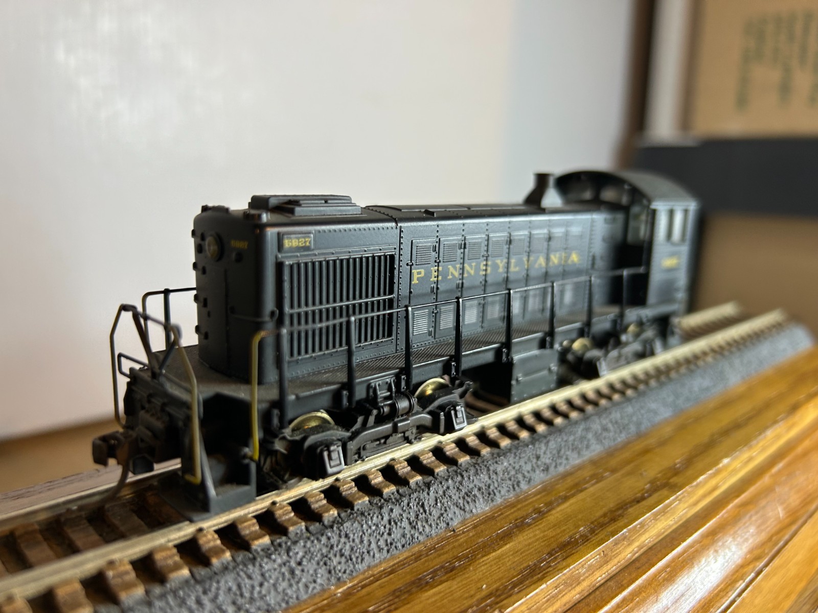 ATLAS #8073 PRR Alco S-2 Diesel Switcher #5927 Custom Ptd. w/DCC H.O. 1:87