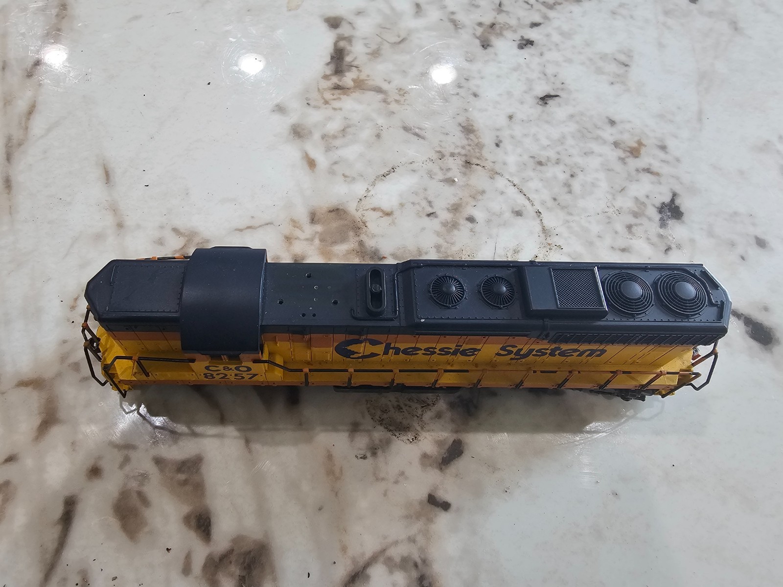 Pair Atlas HO Custom Chessie System C&O SD24 High Hood Diesel Locos 8256 8257