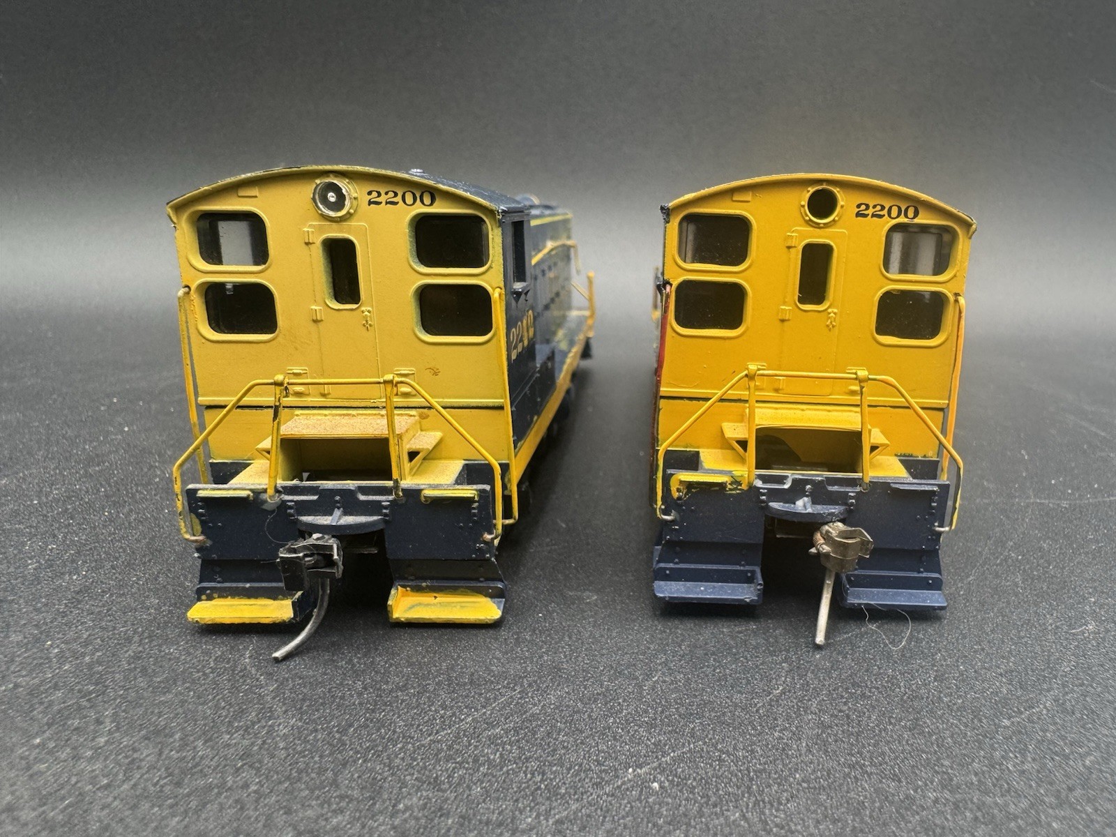 Athearn HO S-12 ATSF/Santa Fe #2200 PWR Diesel Locomotive Pair Tested Custom