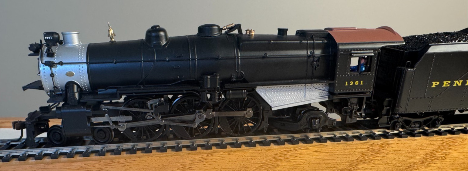 Bachman Spectrum Pennsylvania 1361 K4 4-6-2 Steam Locomotive with DCC (HO scale)