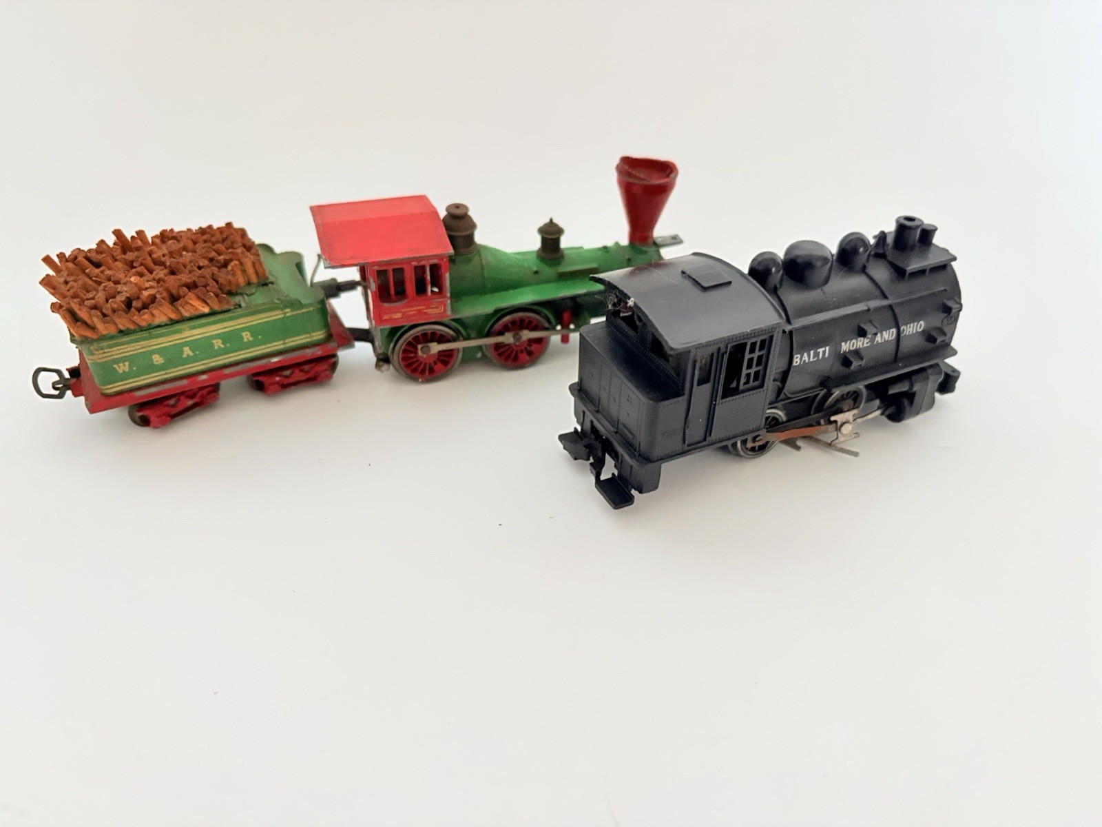 Mantua Tyco HO Scale General 3960 Locomotive w/ Tender & Life Like Locomotive