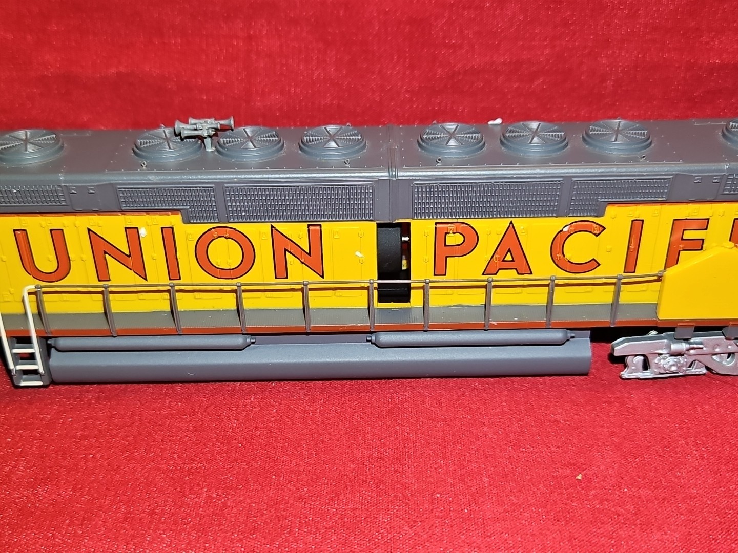 Bachmann HO Union Pacific Dd40AX 16 Wheel Diesel Locomotive # 6936