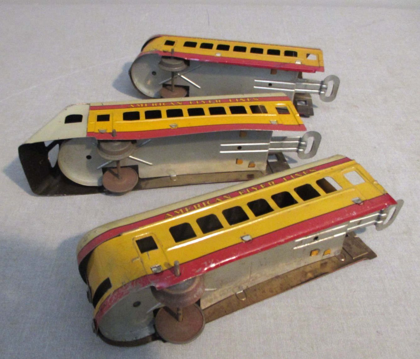 1930’S AMERICAN FLYER-PRE WAR- TIN WIND -UP HIAWATHA STREAMLINE 5 PC TRAIN SET