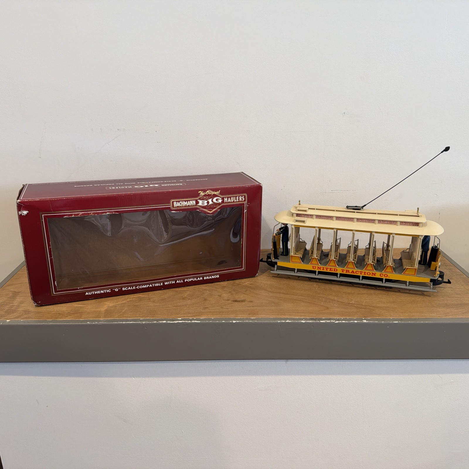 Bachmann 93938 G-Gauge United Traction Co. Motorized Open Street Car