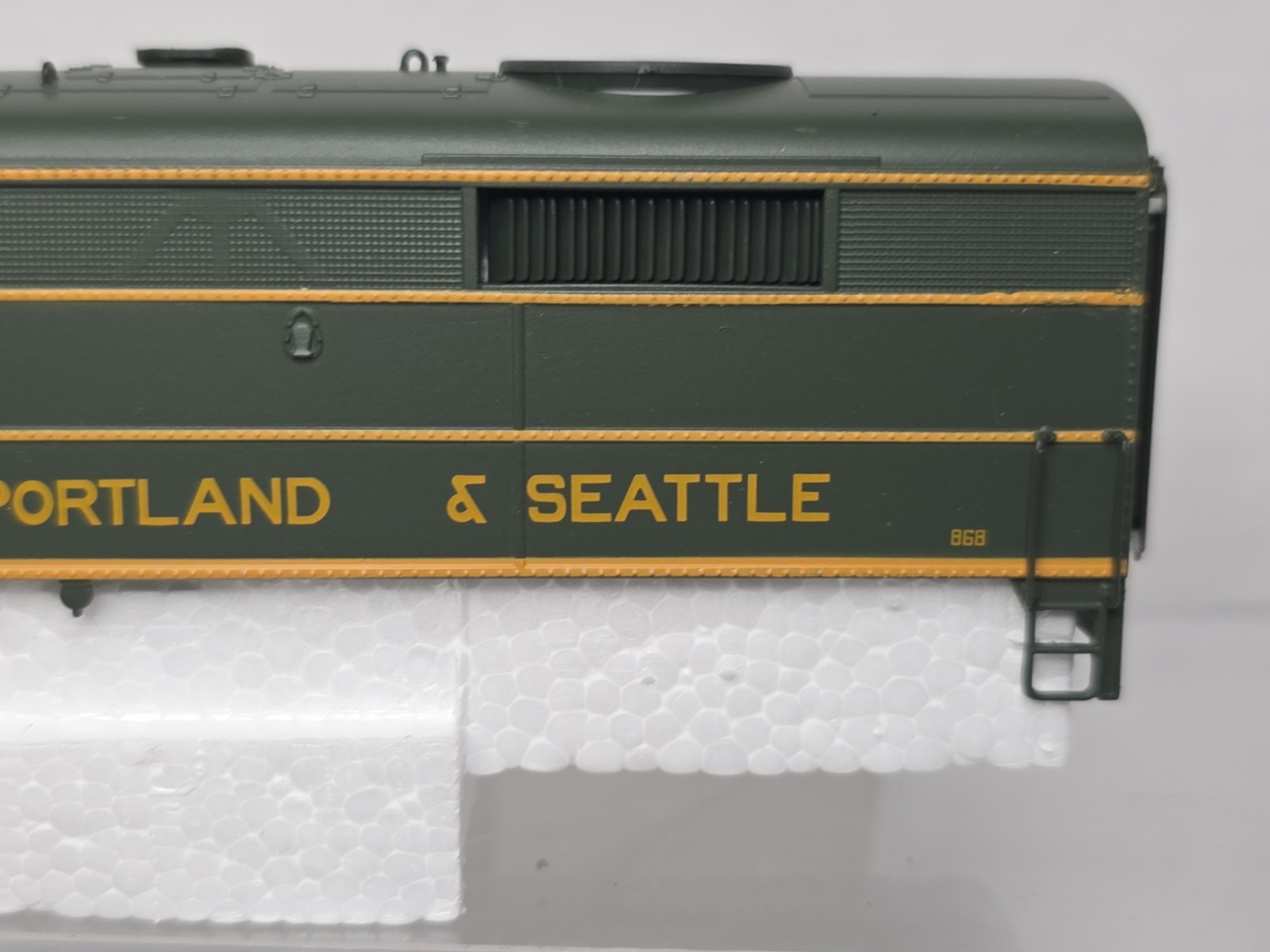 Proto 2000 HO Scale 8385 Spokane Portland & Seattle FA2 Diesel Locomotive NOS
