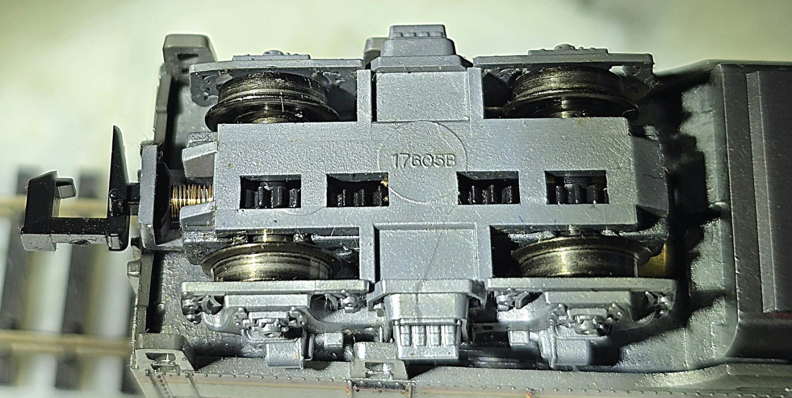 N Scale 1:160 Kato 176-211 ATSF F7A Pow. F7A Santa Fe Warbonnet Dual Headlight
