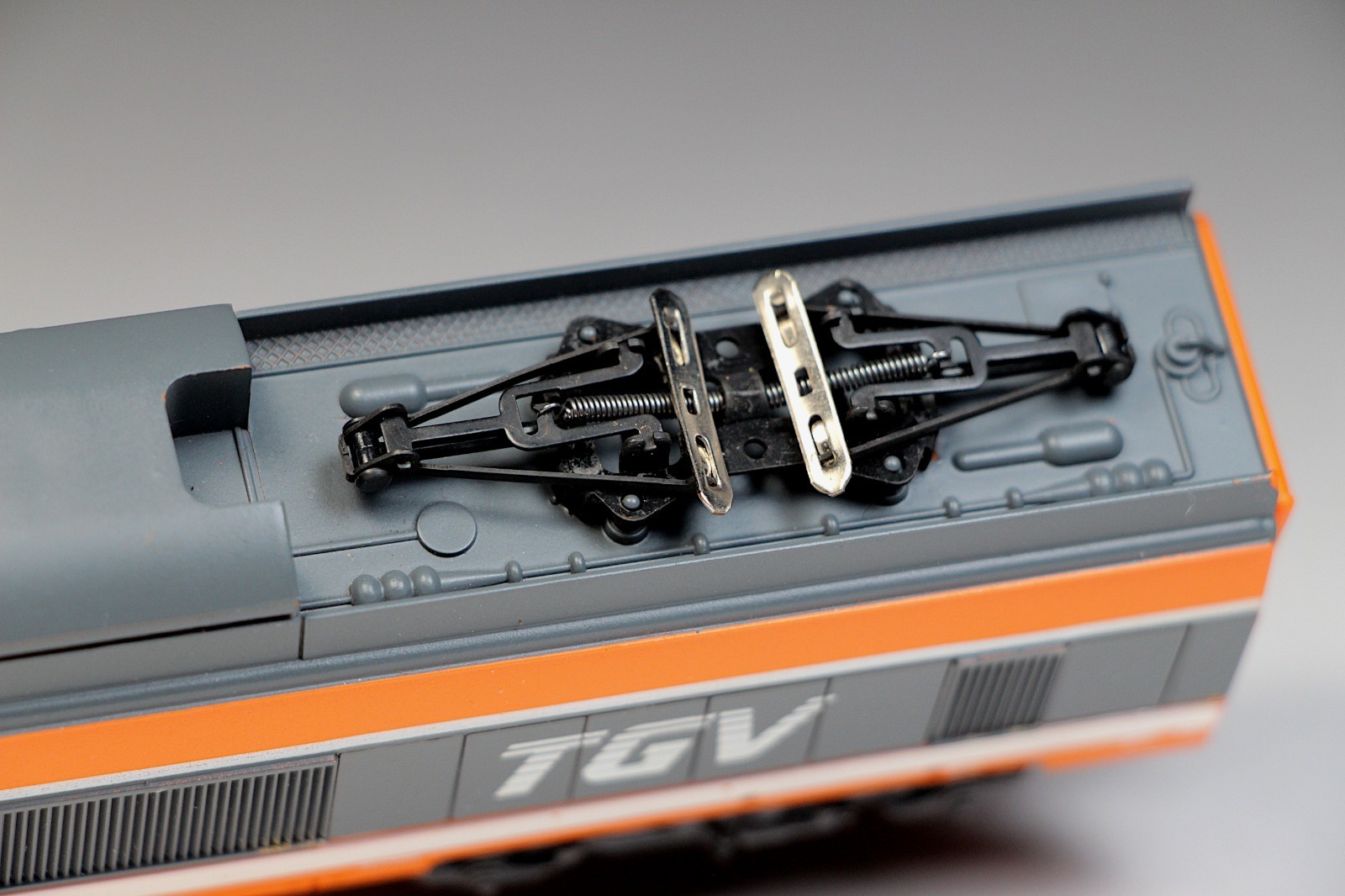 Jouef TGV 23084 Train Grande Vitesse HO Scale Electric Train 8800 Engine in Box