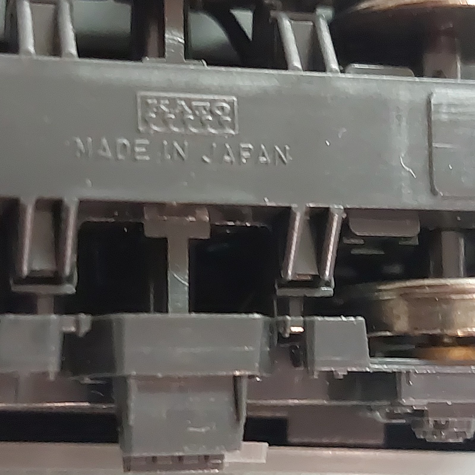 Stewart/Kato F3B Phase IV Powered Undecorated HO Scale 8401 NIOB