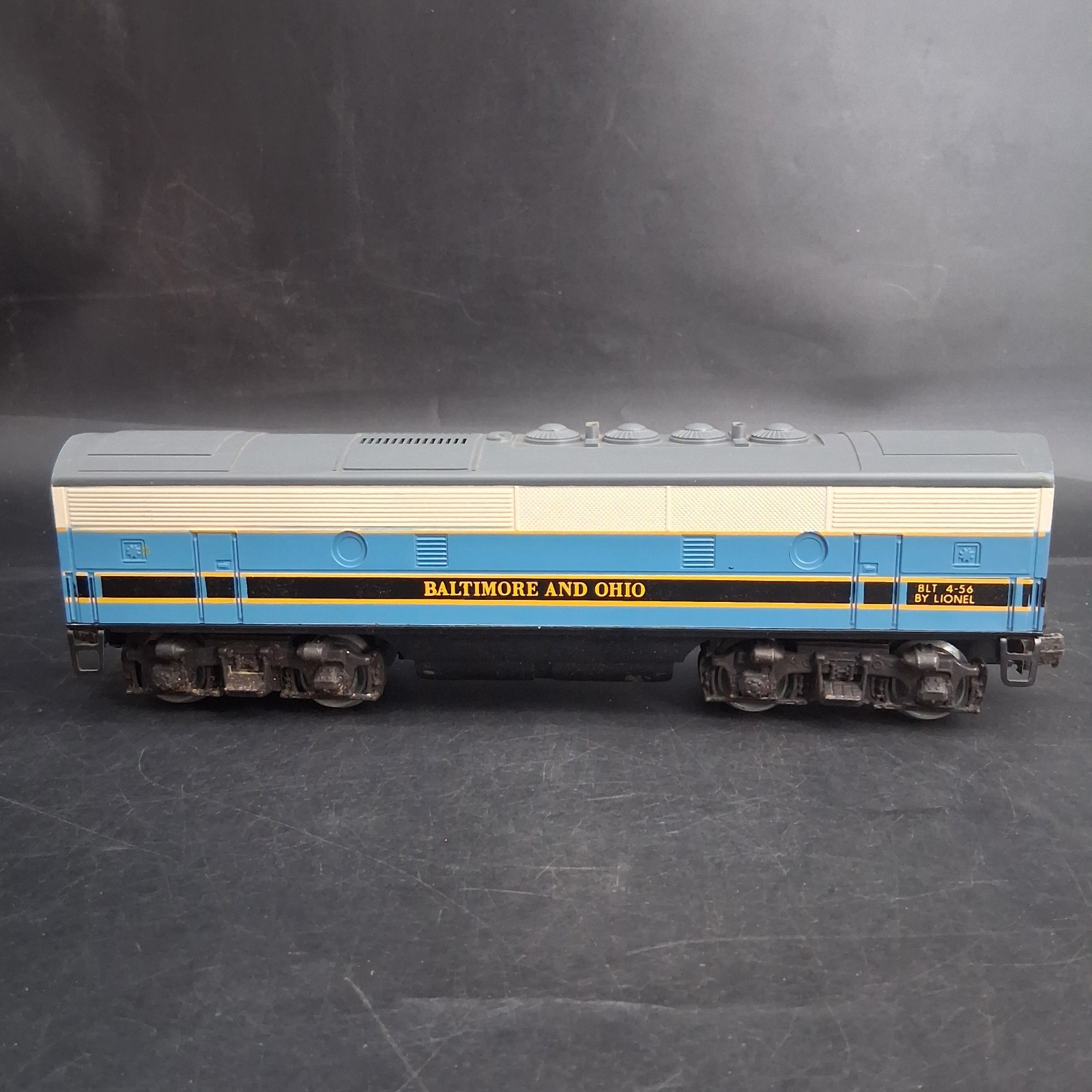 HTF Lionel 2368C B&O F3 B Unit Non Powered Postwar O Gauge Diesel Electric Unit