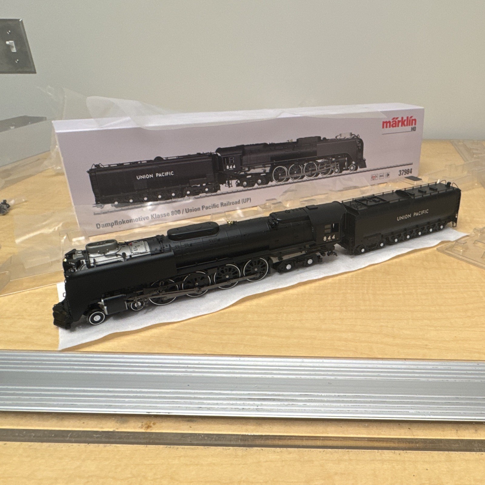 Märklin Marklin HO Union Pacific 4-8-4 Steam Loco Digital AC 3-Rail 37984