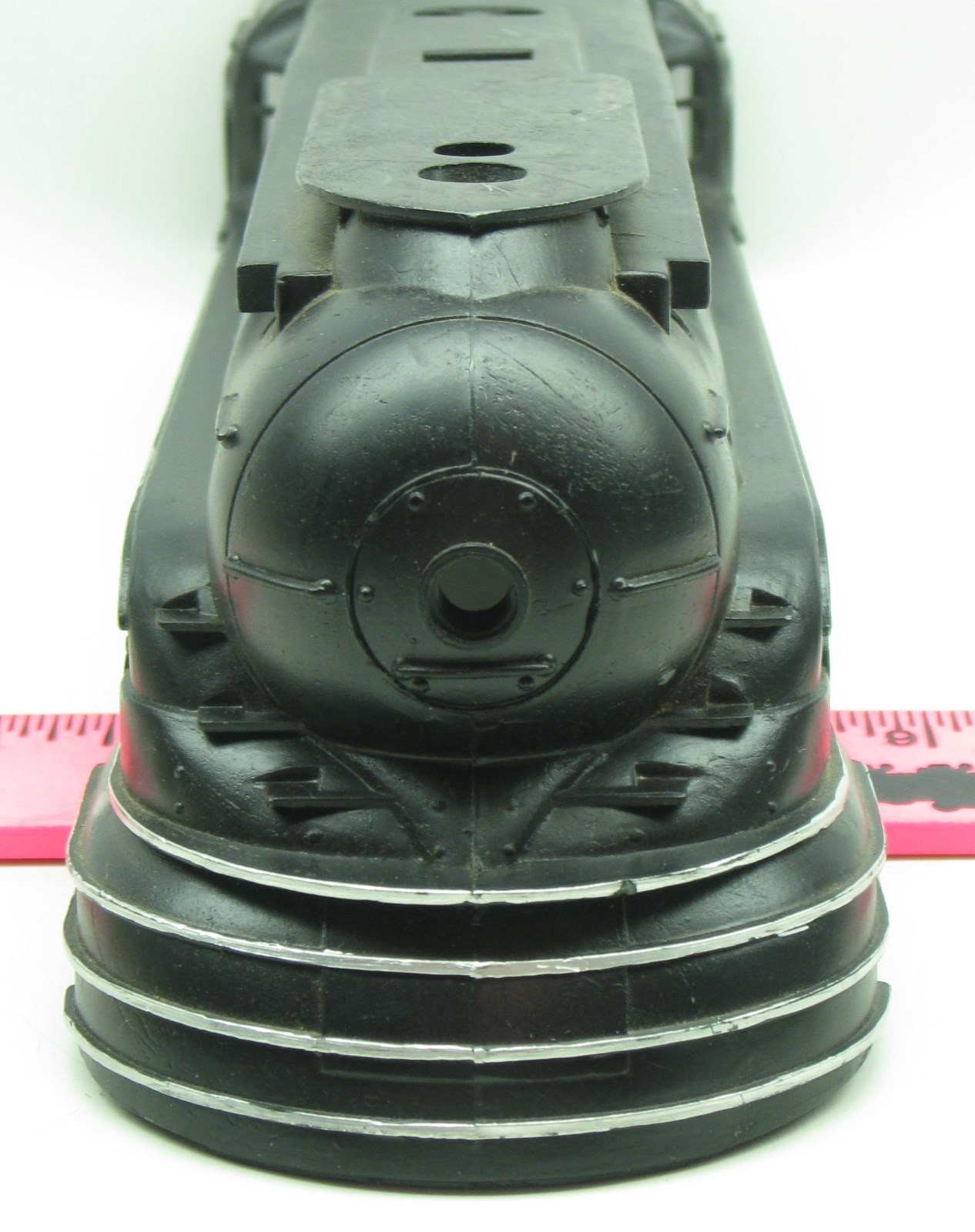 Lionel 4-6-2 Torpedo Steam locomotive Shell and frame assembly