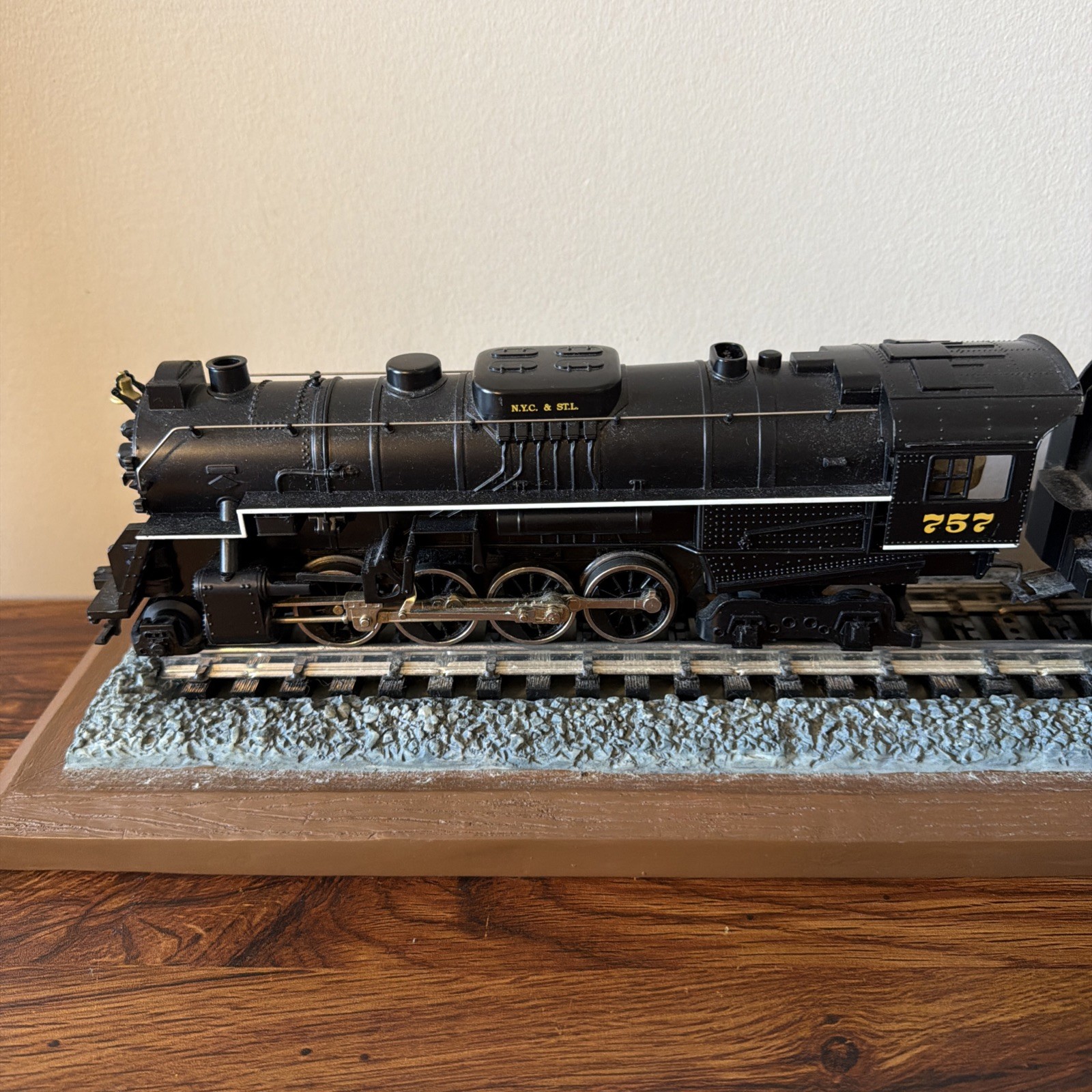 LIONEL NICKEL PLATE 2-8-4 BERKSHIRE LC 2.0 #757 STEAM ENGINE O GAUGE W/ Display