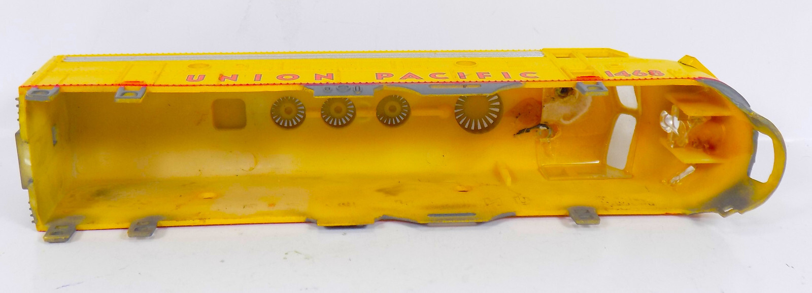 VTG / HO / REVELL / UNION PACIFIC #1468 / DIESEL / SHELL / PARTS