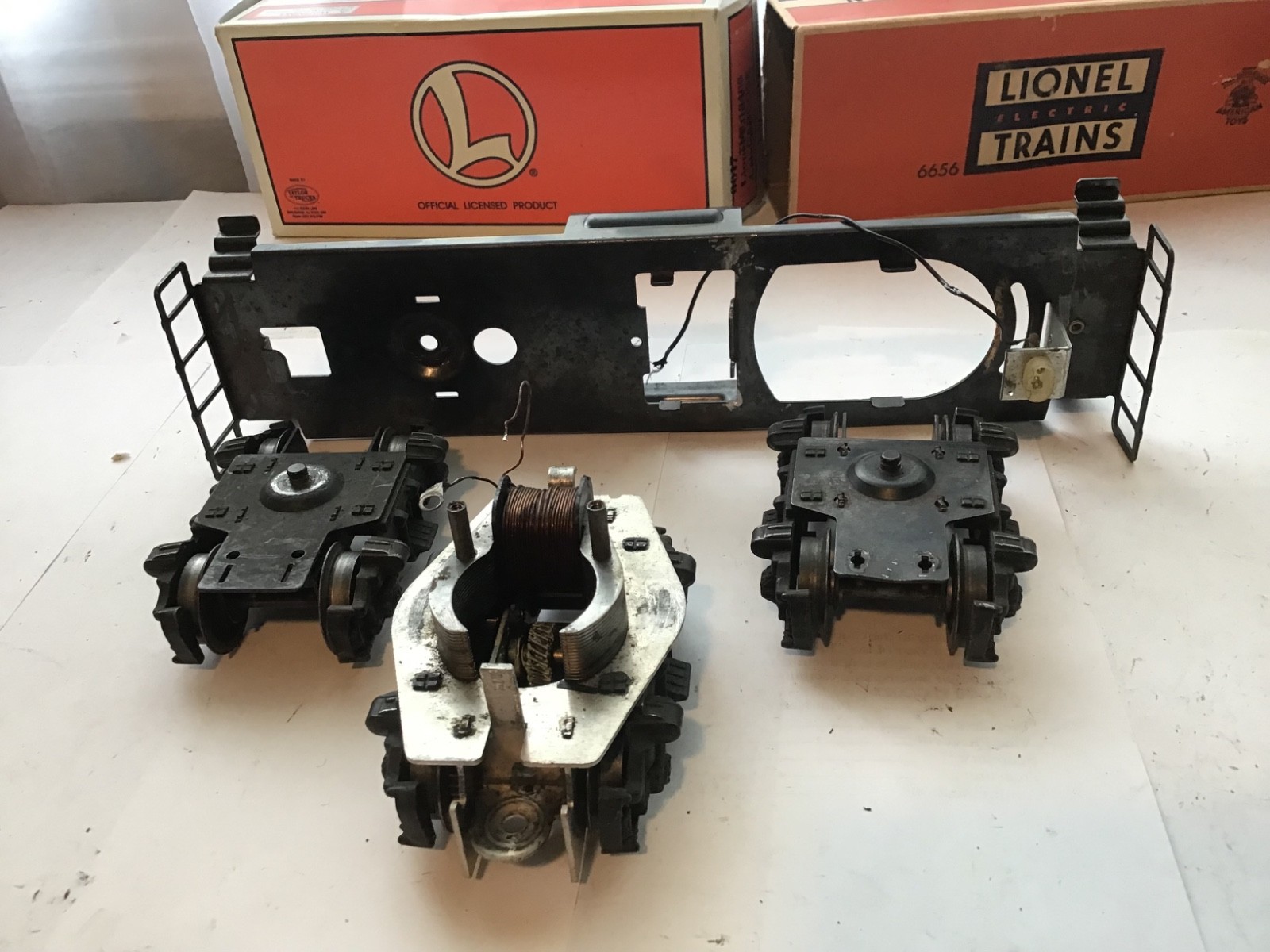 Lionel NW-2 O Chassis motor Trucks NOT COMPLETE PARTS OR REPAIR