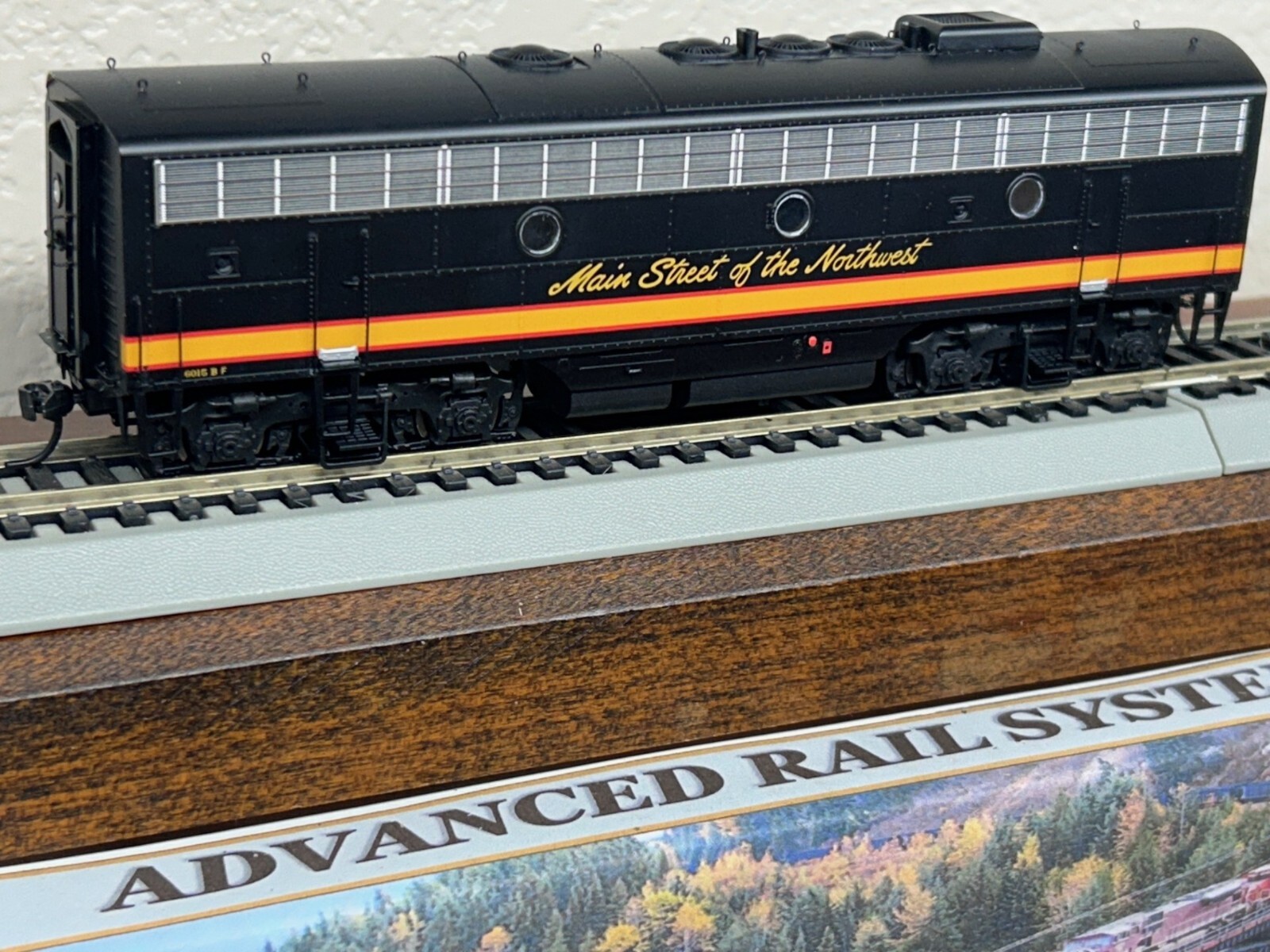 NORTHERN PACIFIC FREIGHT F7 B unit 6015B – DCC / QUANTUM SOUND HO Scale NEW