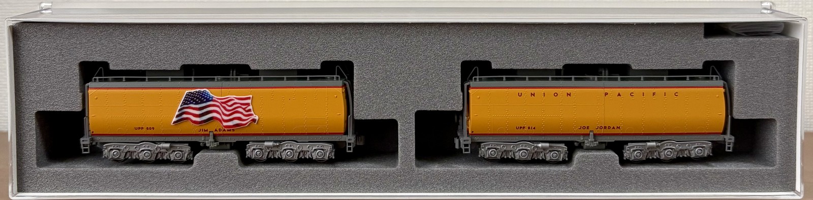 KATO 10-706-3 UP (Union Pacific) Water Tender 2-Car Set N Scale