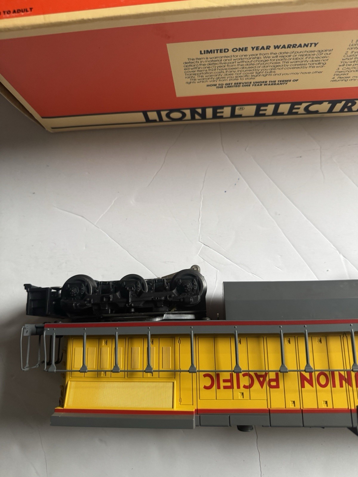 Lionel Union Pacific Dash-8 40C Diesel Locomotive 6-18205