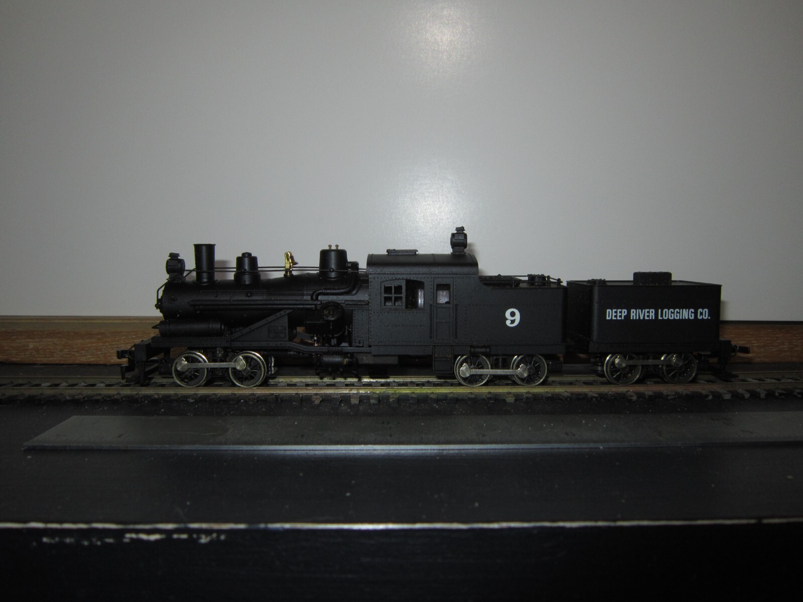 VINTAGE RIVAROSSI HO-SCALE “3 TRUCK HEISLER” LOCOMOTIVE “DEEP RIVER LOGGING” #9