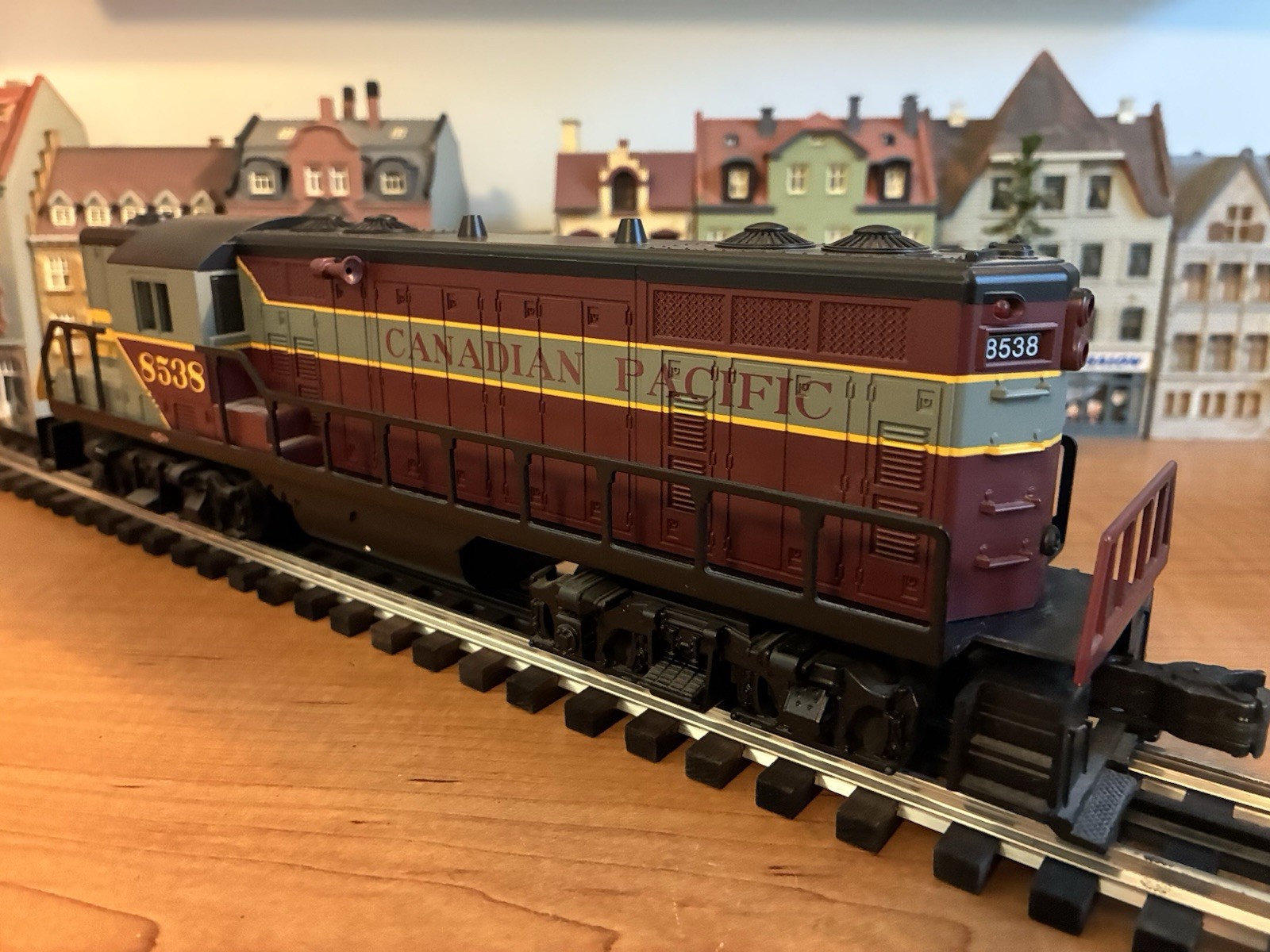 Lionel/Williams 8538 GP9 Diesel Engine